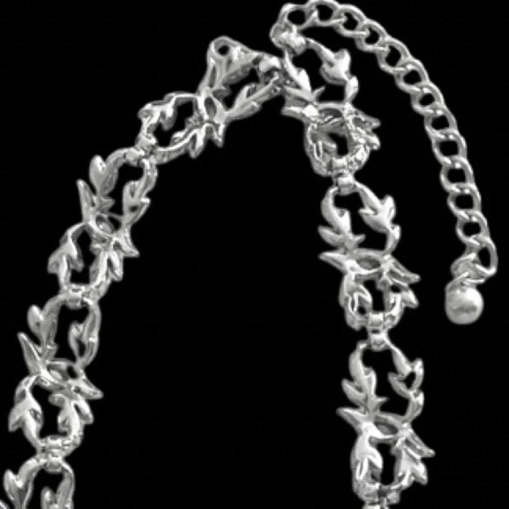 Vintage Coro Silver Tone Choker Style Necklace Signed Leaves Design